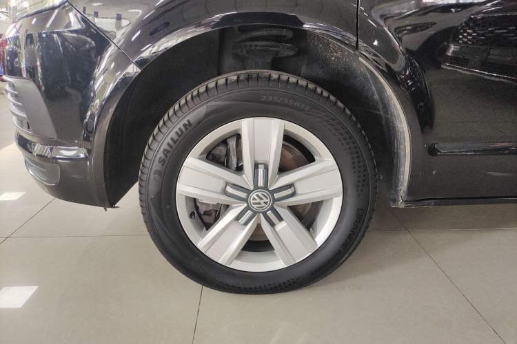 Used Volkswagen Caravelle 2018 2.0 TSI 4x4 Comfort Edition 7 Seats Exterior 4