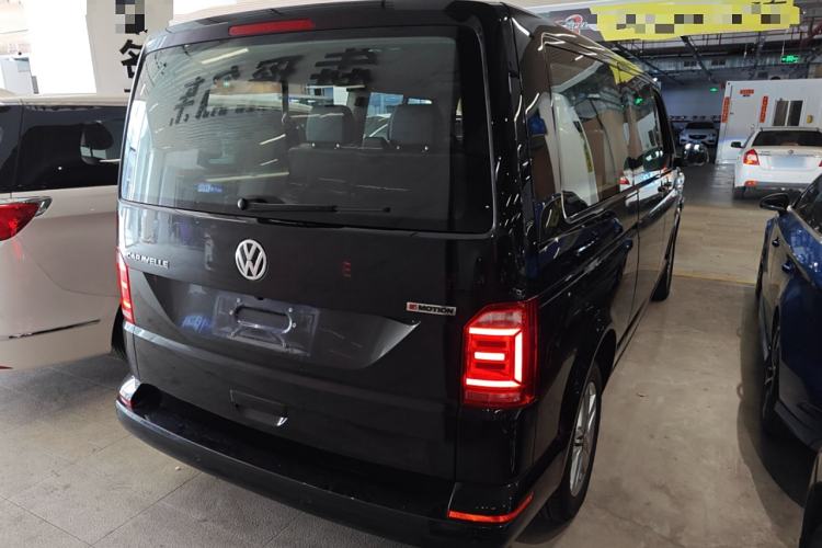 Used Volkswagen Caravelle 2018 2.0 TSI 4x4 Luxury Edition 7-Seater Exterior 5