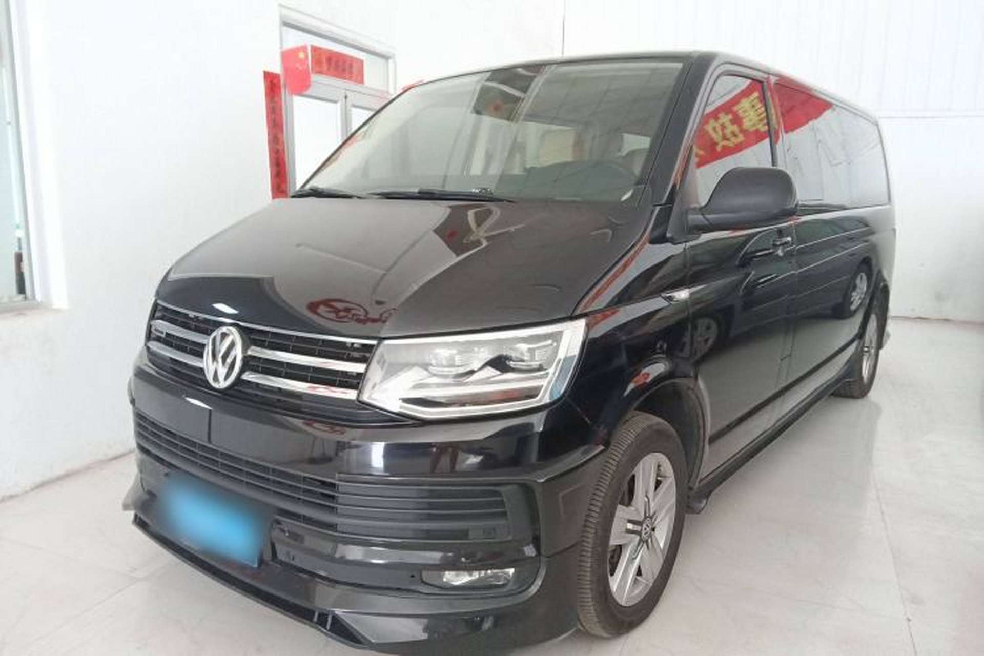 Used Volkswagen Caravelle 2018 2.0 TSI 4x4 Luxury Edition 7-Seater Front Left 45 Deg