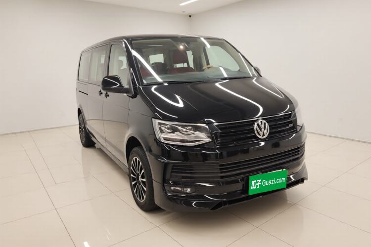 Used Volkswagen Caravelle 2018 2.0 TSI 4x4 Luxury Edition 7-Seater Front Right 45 Deg