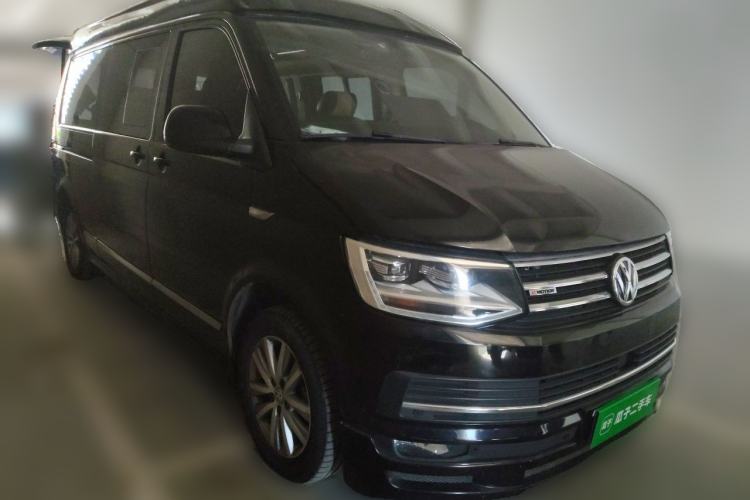 Used Volkswagen Caravelle  Front Right 45 Deg
