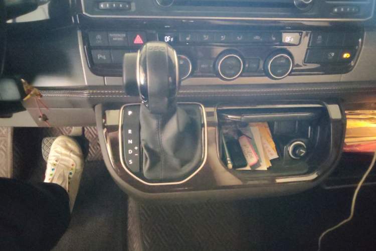 Used Volkswagen Caravelle  Gear Lever