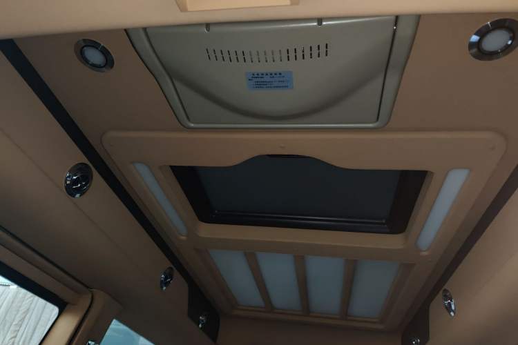 Used Volkswagen Caravelle 2018 2.0 TSI 4x4 Luxury Edition 7-Seater Headliner