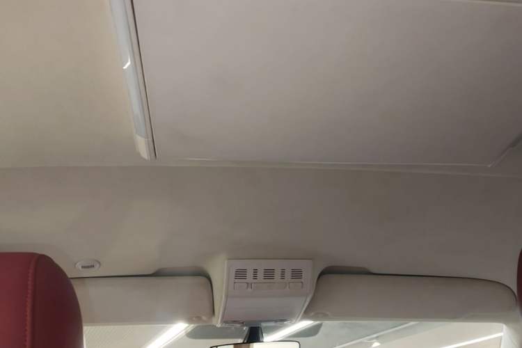 Used Volkswagen Caravelle 2018 2.0 TSI 4x4 Luxury Edition 7-Seater Headliner