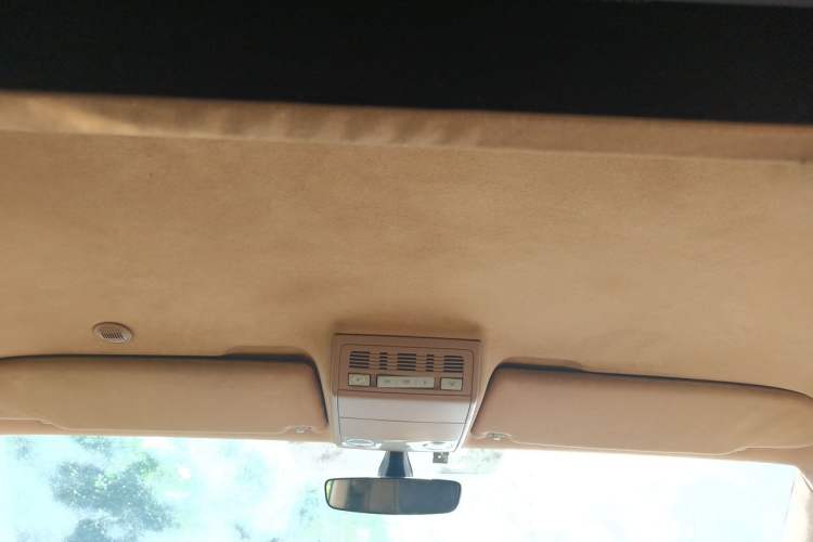 Used Volkswagen Caravelle 2018 2.0 TSI 4x4 Luxury Edition 7-Seater Headliner
