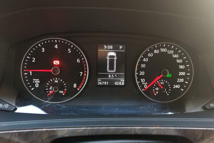 Used Volkswagen Caravelle 2018 2.0 TSI 4x4 Luxury Edition 7-Seater Instrument Cluster