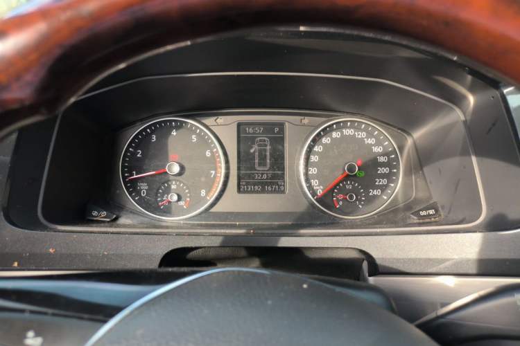 Used Volkswagen Caravelle 2018 2.0 TSI 4x4 Luxury Edition 7-Seater Instrument Cluster