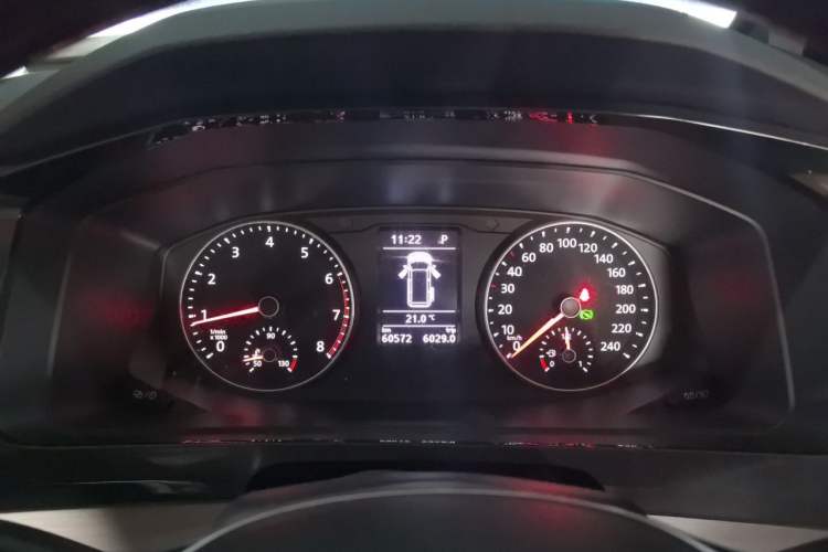 Used Volkswagen Caravelle  Instrument Cluster