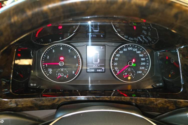 Used Volkswagen Caravelle 2018 2.0 TSI 4x4 Luxury Edition 7-Seater Instrument Cluster