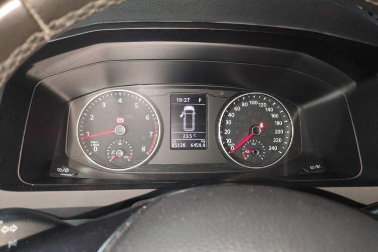 Used Volkswagen Caravelle 2018 2.0 TSI 4x4 Luxury Edition 7-Seater Instrument Cluster
