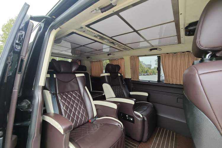 Used Volkswagen Caravelle 2018 2.0 TSI 4x4 Luxury Edition 7-Seater Interior 1