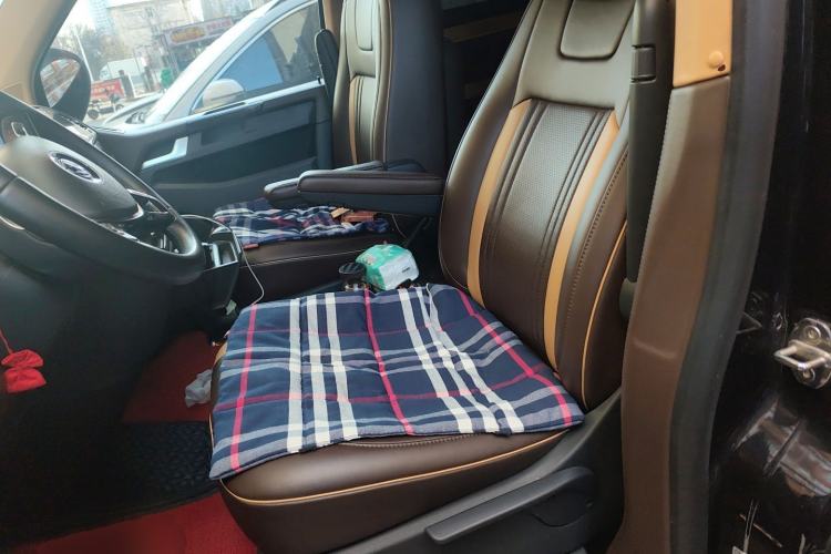 Used Volkswagen Caravelle 2018 2.0 TSI 4x4 Luxury Edition 7-Seater Left Front Seat