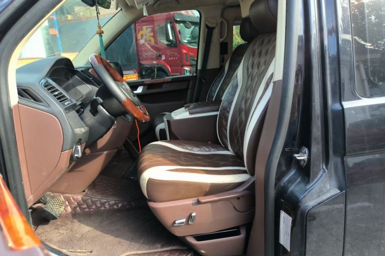 Used Volkswagen Caravelle 2018 2.0 TSI 4x4 Luxury Edition 7-Seater Left Front Seat