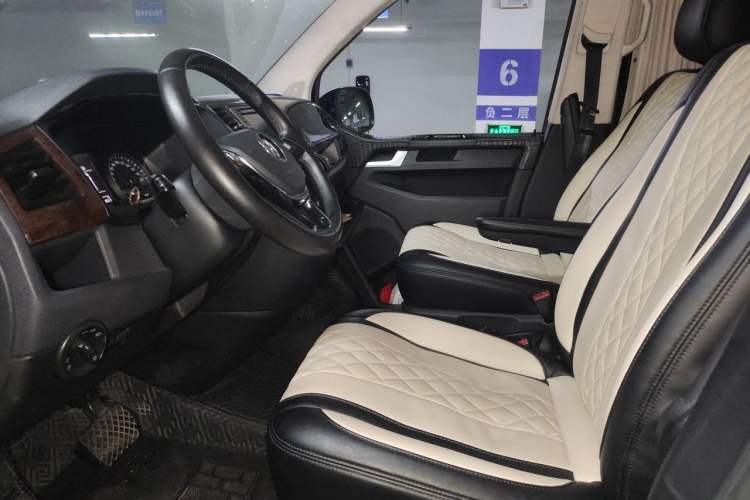 Used Volkswagen Caravelle 2018 2.0 TSI 4x4 Luxury Edition 7-Seater Left Front Seat