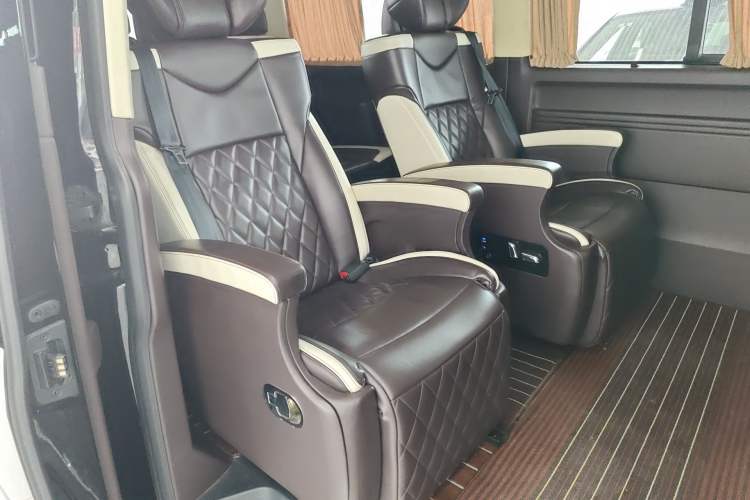 Used Volkswagen Caravelle 2018 2.0 TSI 4x4 Luxury Edition 7-Seater Left Rear Seat