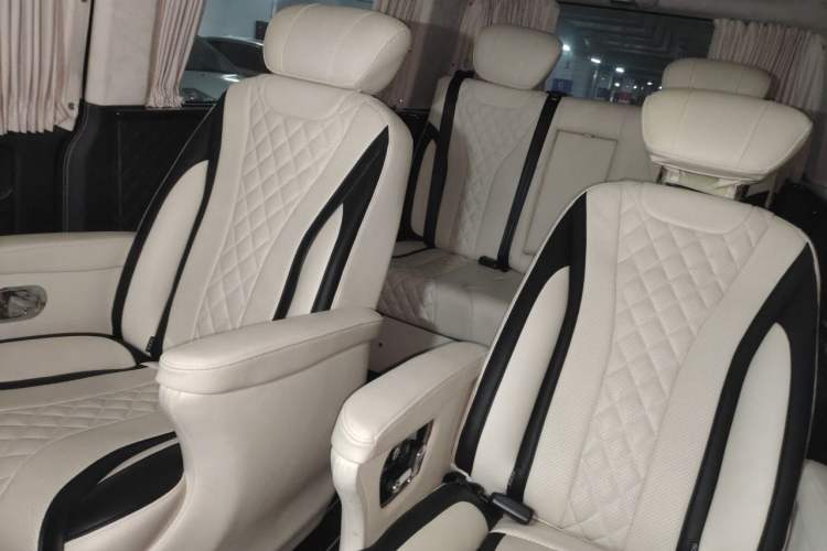 Used Volkswagen Caravelle 2018 2.0 TSI 4x4 Luxury Edition 7-Seater Left Rear Seat