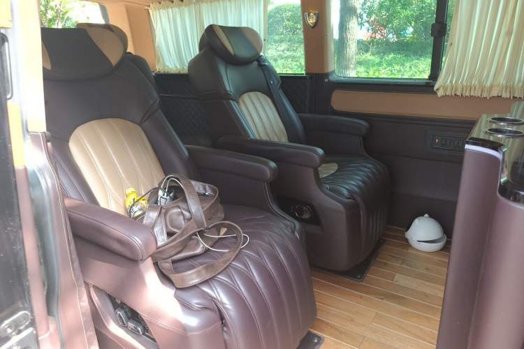 Used Volkswagen Caravelle 2018 2.0 TSI 4x4 Luxury Edition 7-Seater Left Rear Seat