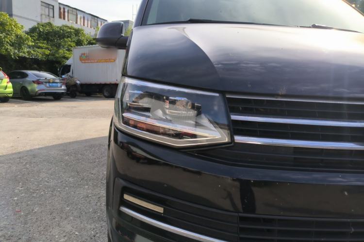 Used Volkswagen Caravelle 2018 2.0 TSI 4x4 Luxury Edition 7-Seater Right Front Headlight