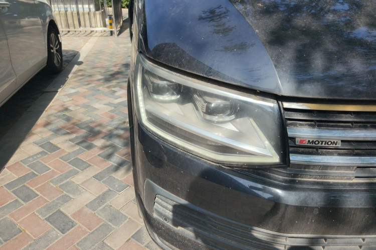 Used Volkswagen Caravelle 2018 2.0 TSI 4x4 Luxury Edition 7-Seater Right Front Headlight