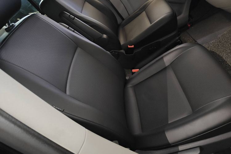 Used Volkswagen Caravelle 2018 2.0 TSI 4x4 Luxury Edition 7-Seater Right Front Seat