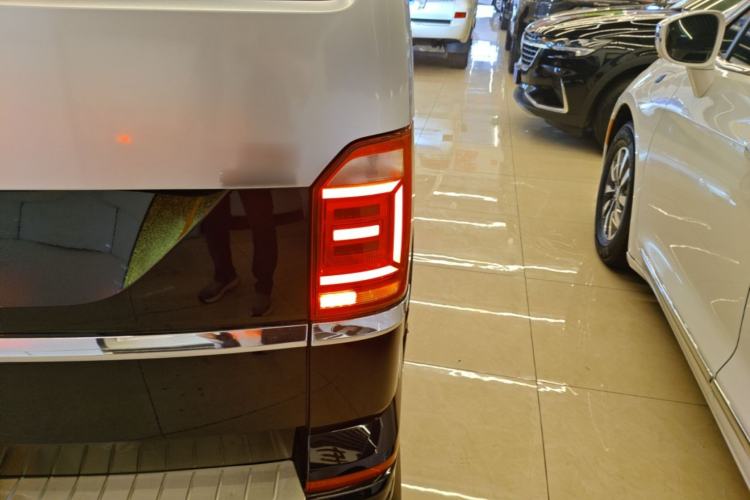 Used Volkswagen Caravelle 2018 2.0 TSI 4x4 Luxury Edition 7-Seater Right Rear Taillight