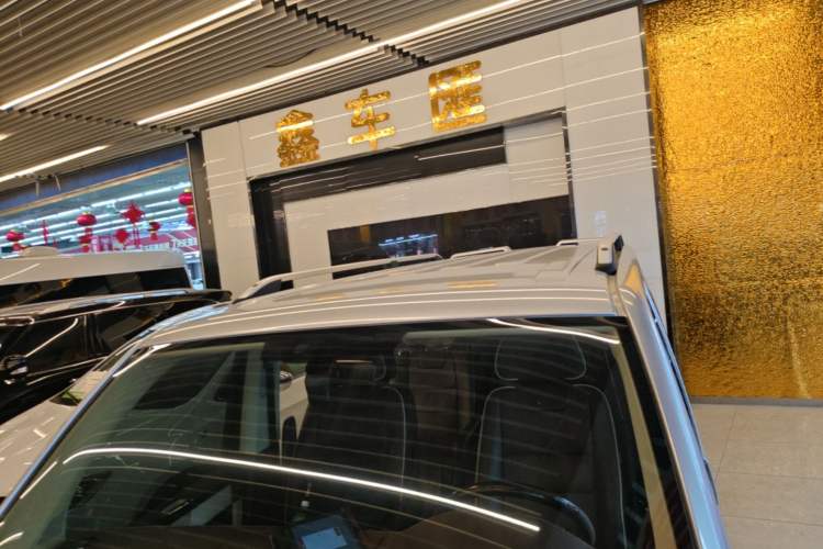 Used Volkswagen Caravelle 2018 2.0 TSI 4x4 Luxury Edition 7-Seater Roof