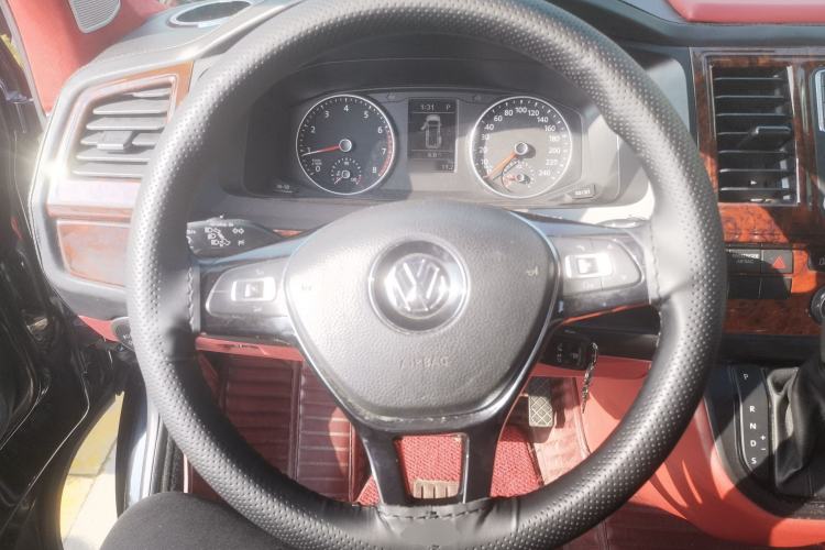 Used Volkswagen Caravelle 2018 2.0 TSI 4x4 Luxury Edition 8 Seats Steering Wheel