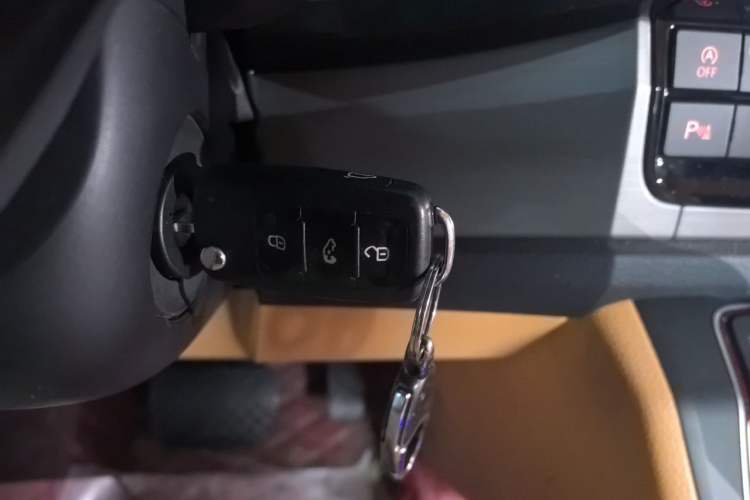 Used Volkswagen Caravelle  Vehicle Key
