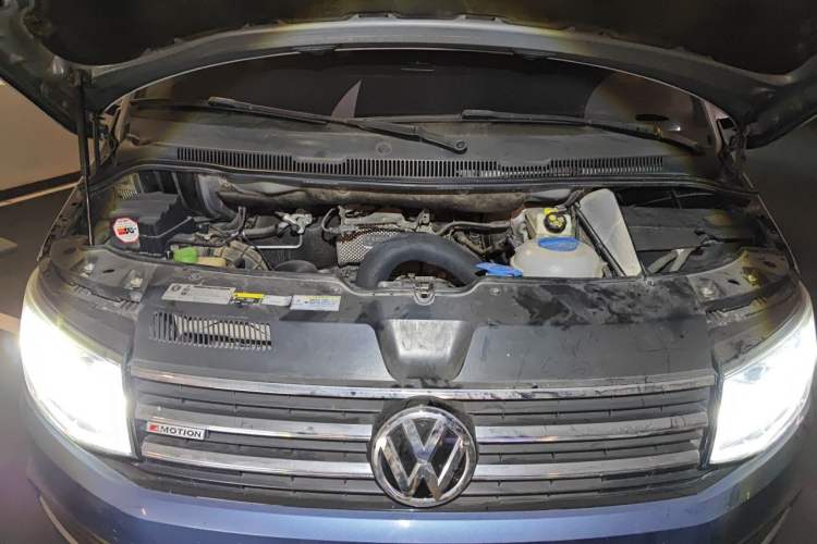 Used Volkswagen Caravelle 2018 2.0 TSI 4x4 Comfort Edition 7 Seats Engine Bay