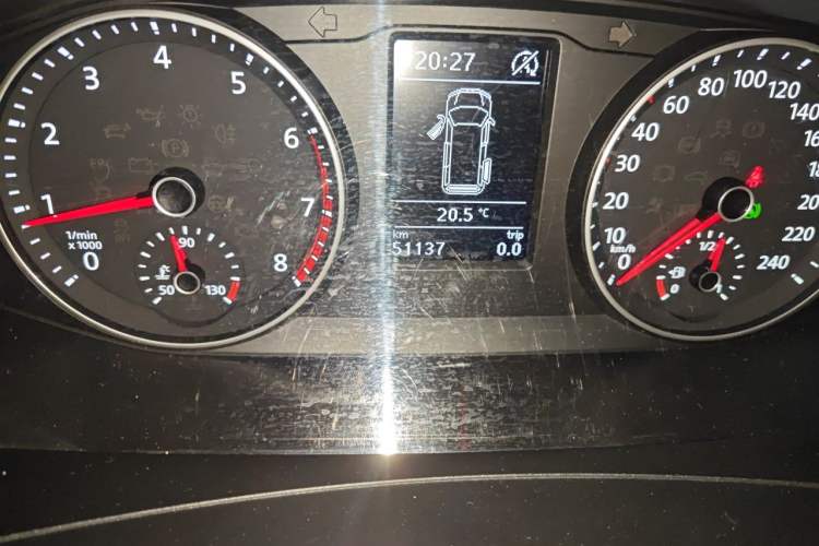 Used Volkswagen Caravelle 2018 2.0 TSI 4x4 Comfort Edition 7 Seats Odometer Close Up