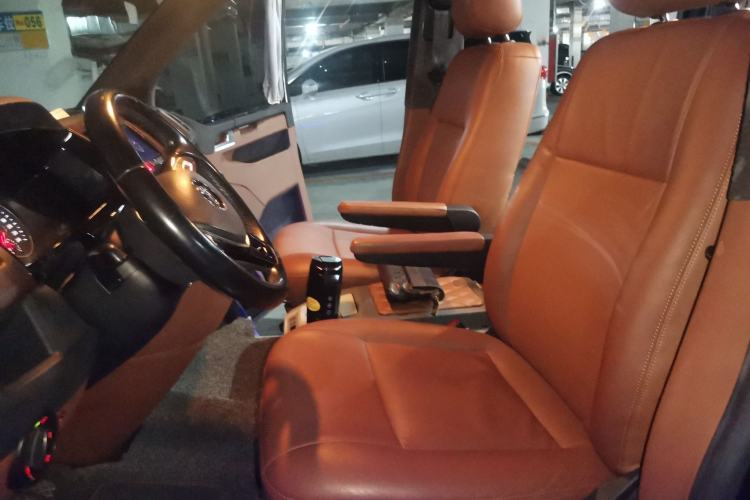 Used Volkswagen Caravelle 2018 2.0 TSI Four-Wheel Drive Comfort Edition 8 Seats Left Front Seat