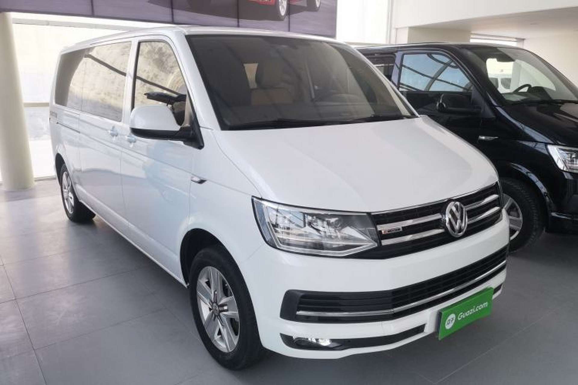 Used Volkswagen Caravelle 2018 2.0 TSI 4x4 Luxury Edition 7-Seater Exterior 1