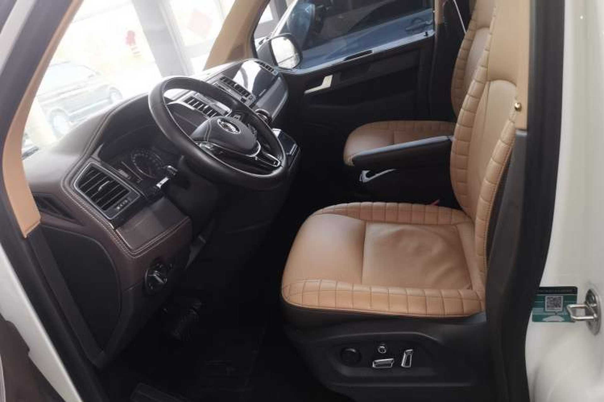 Used Volkswagen Caravelle 2018 2.0 TSI 4x4 Luxury Edition 7-Seater Left Front Seat