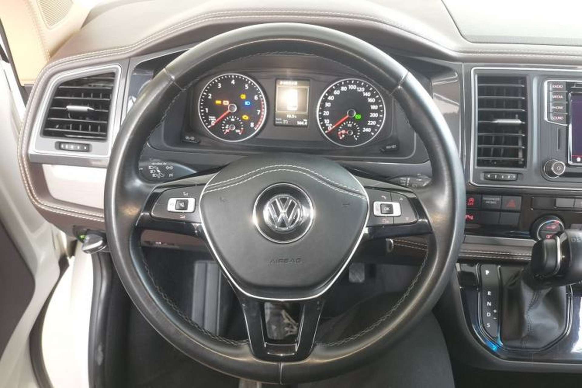 Used Volkswagen Caravelle 2018 2.0 TSI 4x4 Luxury Edition 7-Seater Steering Wheel