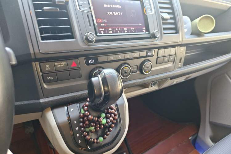 Used Volkswagen Caravelle 2019 2.0 TSI 4x4 Comfort Edition 7-Seater Audio And AC Panel