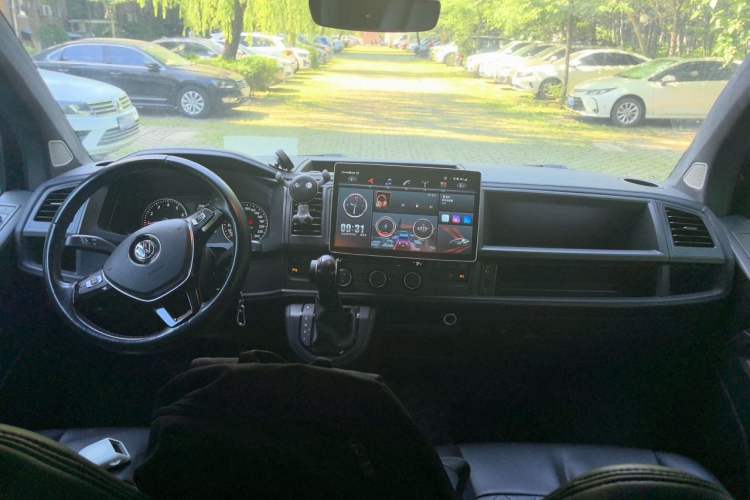 Used Volkswagen Caravelle 2019 2.0 TSI 4x4 Comfort Edition 9 Seats Center Console