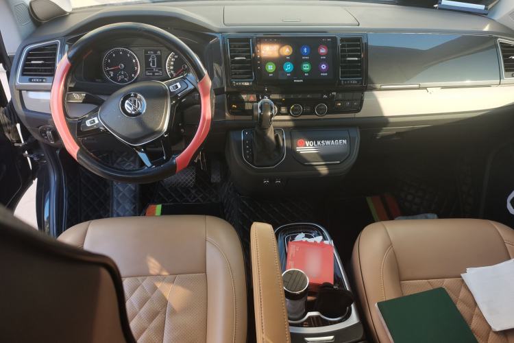 Used Volkswagen Caravelle 2019 2.0 TSI 4x4 Comfort Edition 7-Seater Center Console