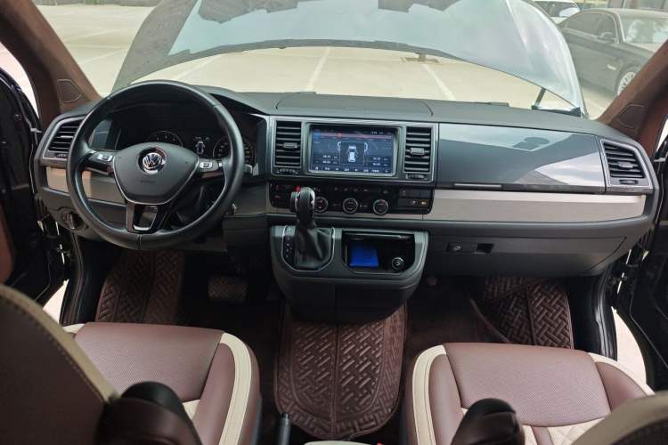 Used Volkswagen Caravelle  Center Console