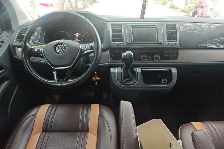 Used Volkswagen Caravelle 2019 2.0 TSI Four-Wheel Drive Luxury Edition 7 Seats Center Console