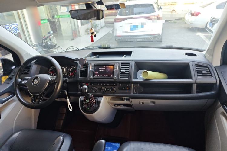 Used Volkswagen Caravelle 2019 2.0 TSI 4x4 Comfort Edition 7-Seater Center Console