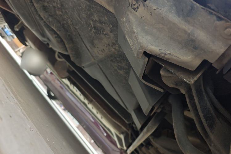 Used Volkswagen Caravelle  Chassis Rear Left