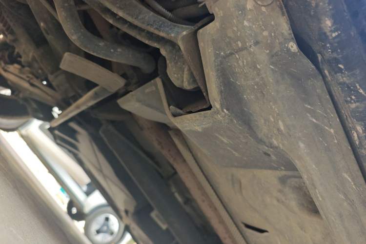 Used Volkswagen Caravelle  Chassis Rear Right