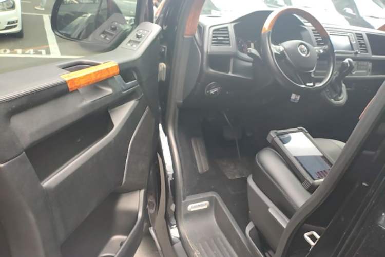 Used Volkswagen Caravelle 2019 2.0 TSI 4x4 Comfort Edition 7-Seater Driver Seat