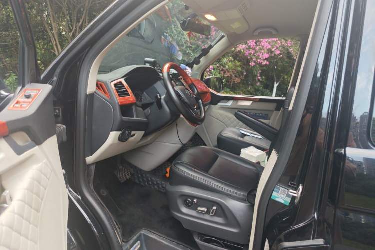 Used Volkswagen Caravelle 2019 2.0 TSI Four-Wheel Drive Luxury Edition 7 Seats Driver Seat