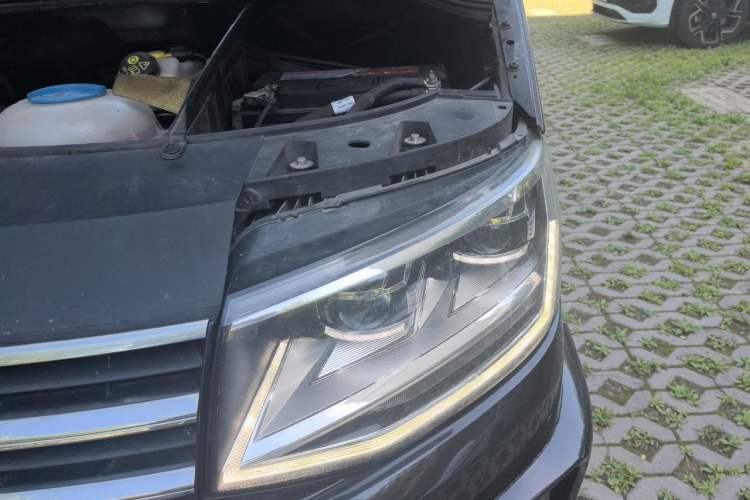 Used Volkswagen Caravelle 2019 2.0 TSI 4x4 Comfort Edition 9 Seats Engine Bay Left