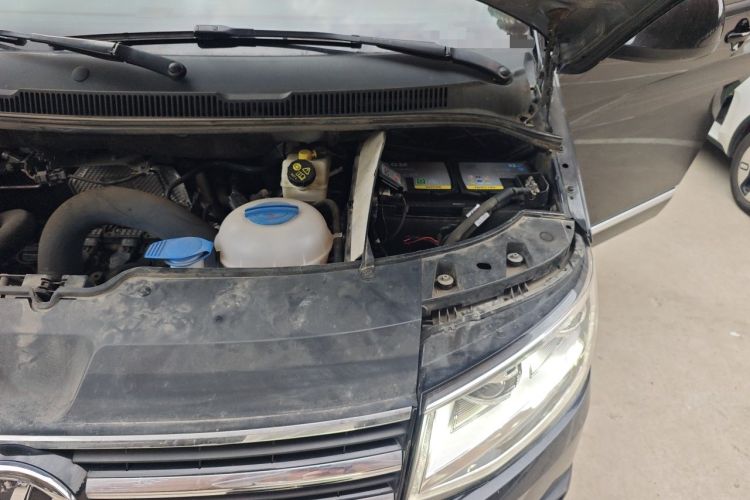 Used Volkswagen Caravelle  Engine Bay Left