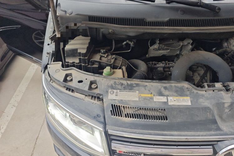 Used Volkswagen Caravelle  Engine Bay Right