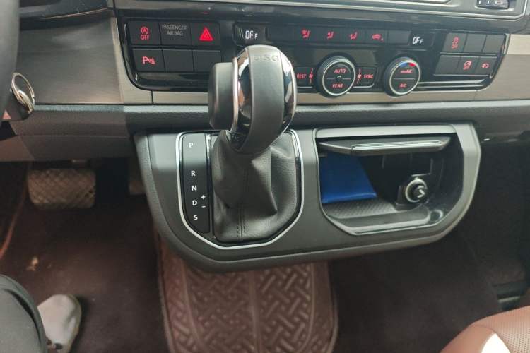 Used Volkswagen Caravelle  Gear Lever