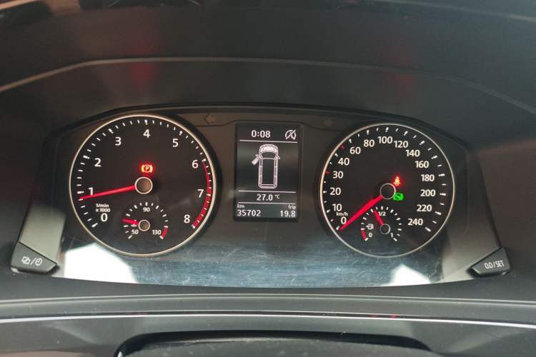 Used Volkswagen Caravelle  Instrument Cluster