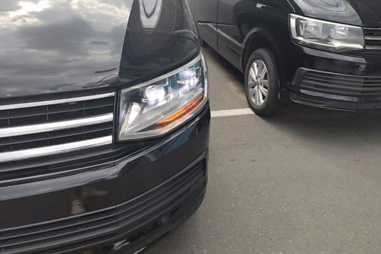 Used Volkswagen Caravelle 2019 2.0 TSI 4x4 Comfort Edition 7-Seater Left Front Headlight